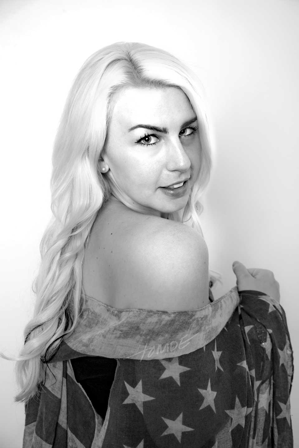 Jessica Rose, studio session